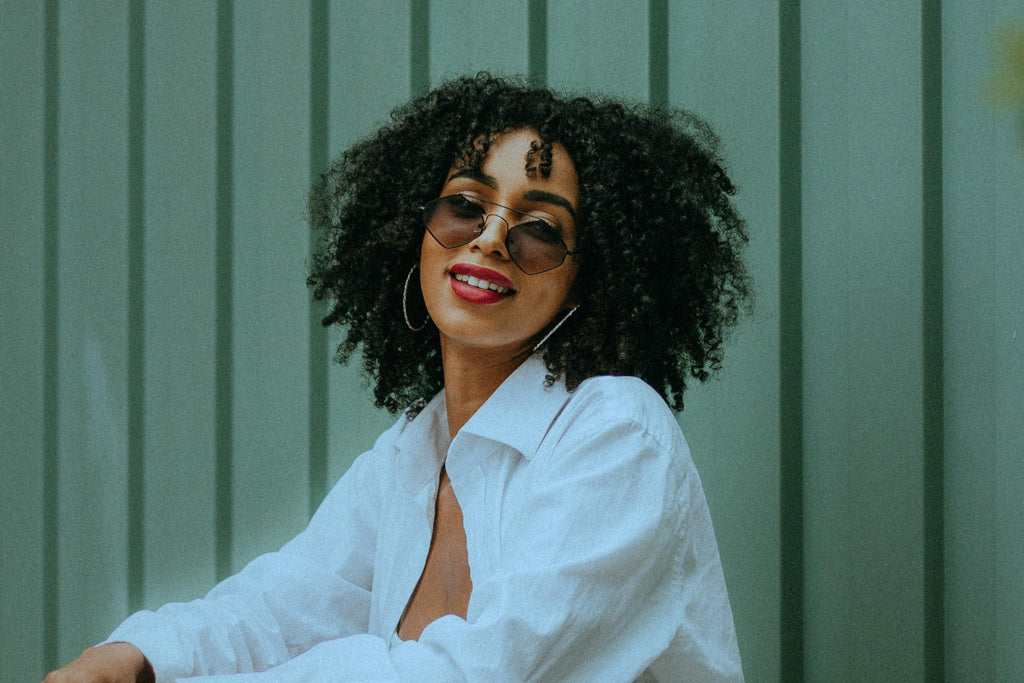 The Ultimate Guide to Transitioning to Natural Hair: Tips, Styles & Moisture Maintenance - Hairdressing Supplies